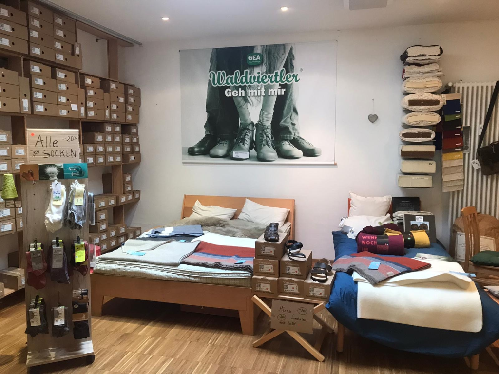 Betten, Socken, Schuhe